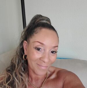 Meet your Posher, Javana